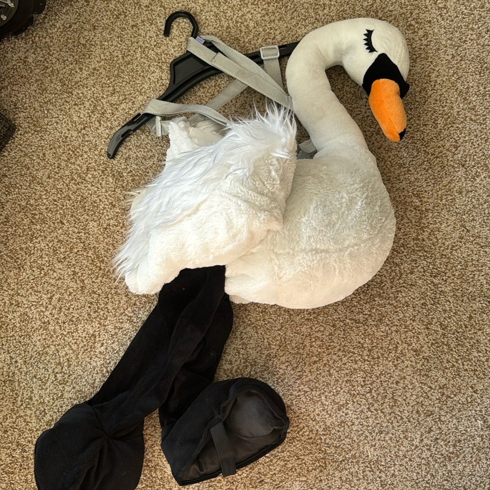 Child’s White Swan costume new without tags toddler size one size fits most